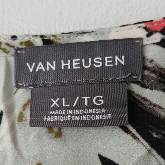 Van Heusen Floral Gray Watercolor Bell Sleeve Blouse Size XL Office Wear - Picture 2 of 7